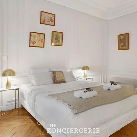 Bm -art De Vivre Haussmannien -square Moncey Apartment *