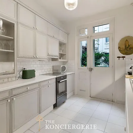 Bm -art De Vivre Haussmannien -square Moncey Apartment Paris