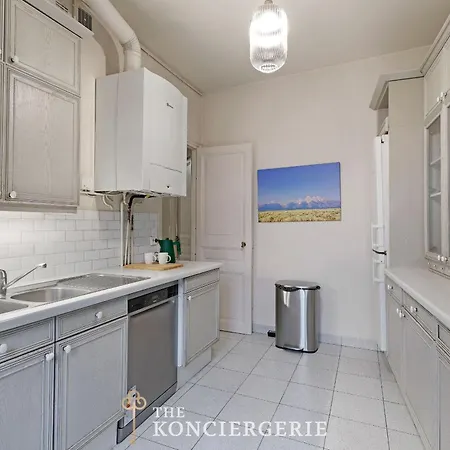 Apartment Bm -art De Vivre Haussmannien -square Moncey