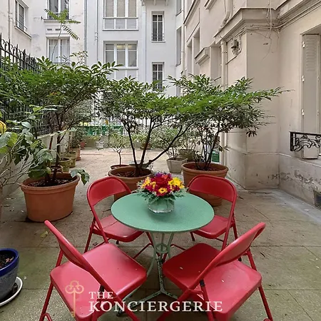 Apartment Bm -art De Vivre Haussmannien -square Moncey